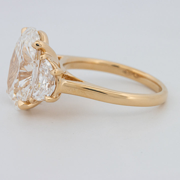5.30 CT "Moonlight" Ovale Trilogy Ring (LG)