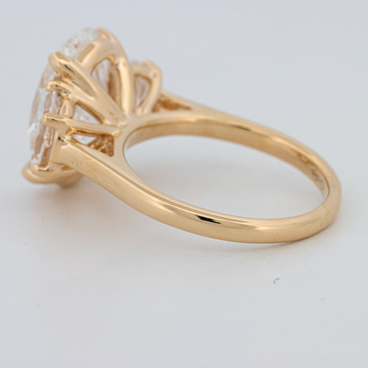 5.30 CT "Moonlight" Ovale Trilogy Ring (LG)