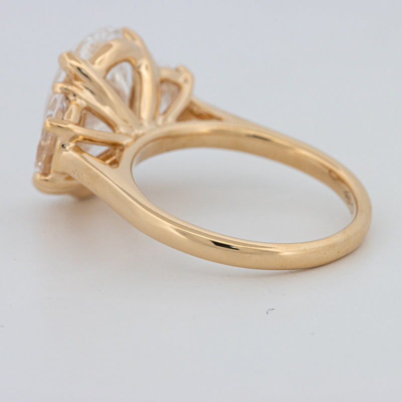 5.30 CT "Moonlight" Ovale Trilogy Ring (LG)