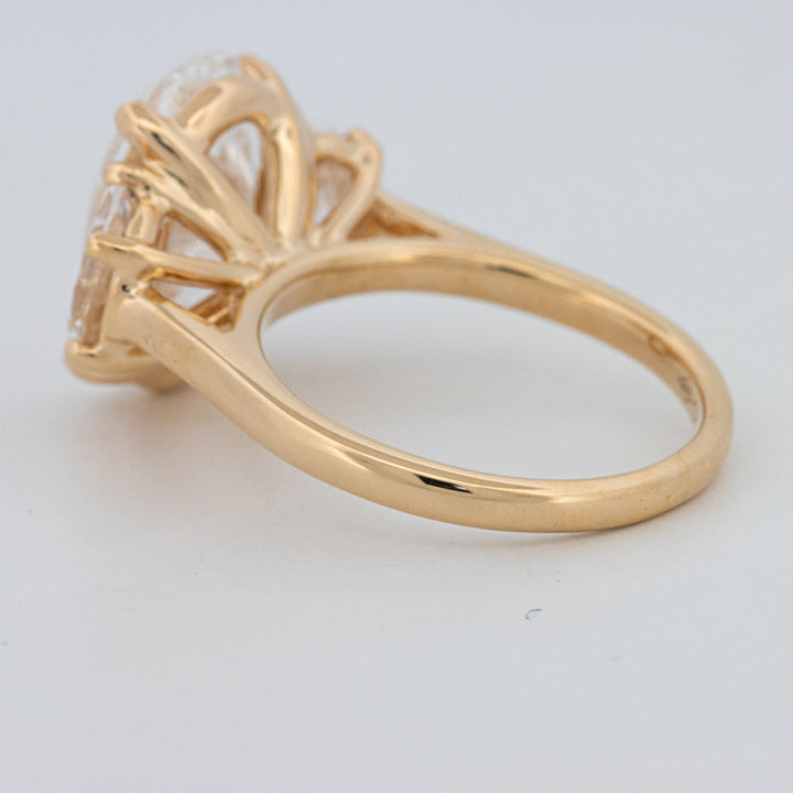 5.30 CT "Moonlight" Ovale Trilogy Ring (LG)
