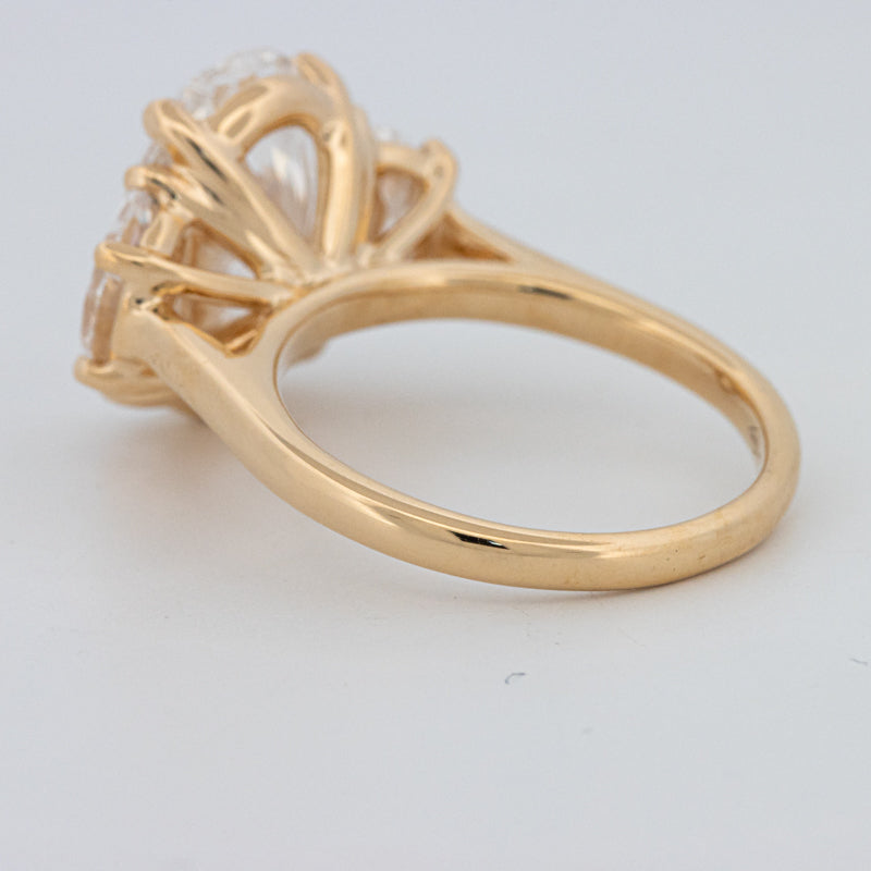 5.30 CT "Moonlight" Ovale Trilogy Ring (LG)