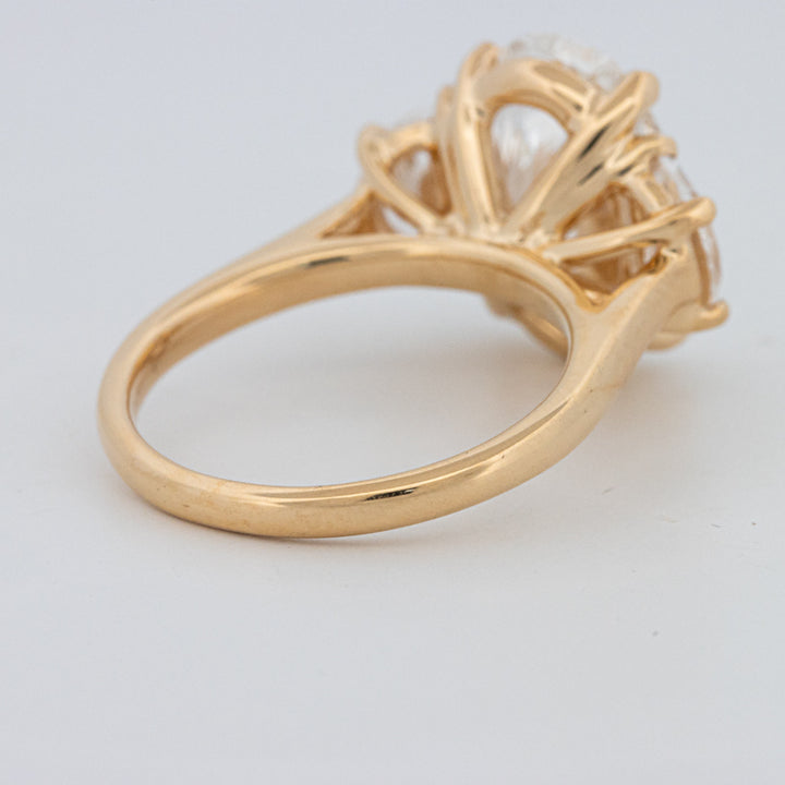 5.30 CT "Moonlight" Ovale Trilogy Ring (LG)