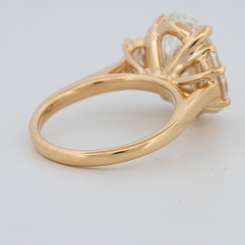 5.30 CT "Moonlight" Ovale Trilogy Ring (LG)