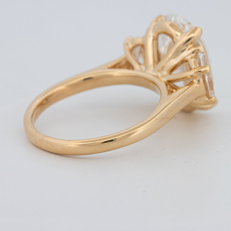 5.30 CT "Moonlight" Ovale Trilogy Ring (LG)