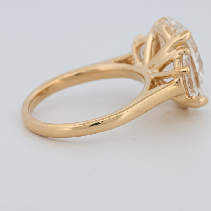 5.30 CT "Moonlight" Ovale Trilogy Ring (LG)