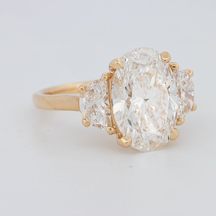 5.30 CT "Moonlight" Ovale Trilogy Ring (LG)