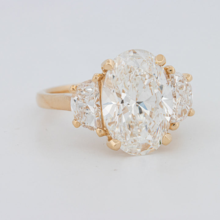 5.30 CT "Moonlight" Ovale Trilogy Ring (LG)