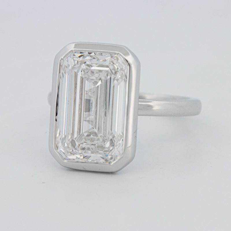 Solitário de 7.12 CT com Esmeralda Corte Bezel Setted (LG)