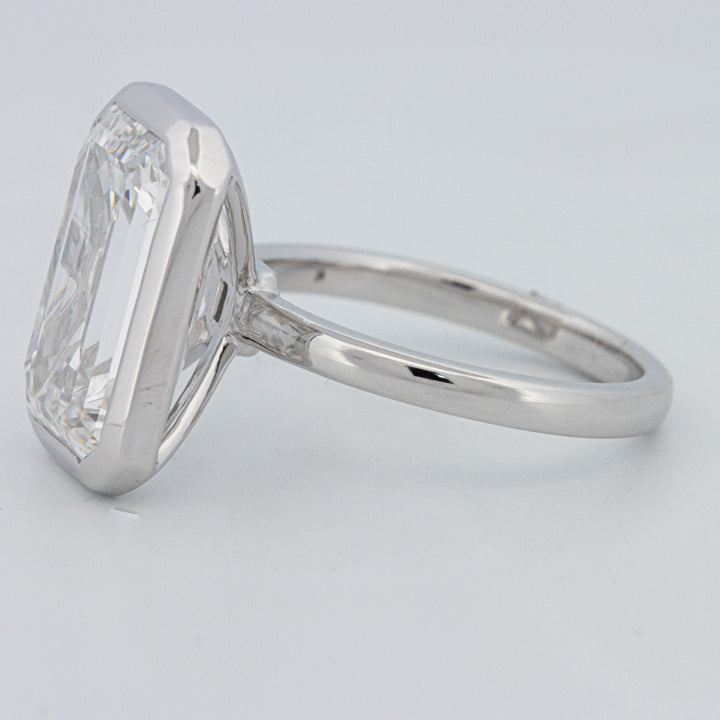 Solitário de 7.12 CT com Esmeralda Corte Bezel Setted (LG)