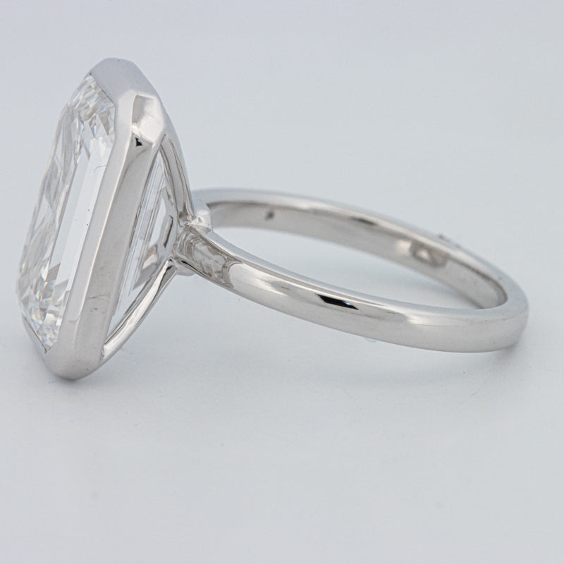 Solitário de 7.12 CT com Esmeralda Corte Bezel Setted (LG)