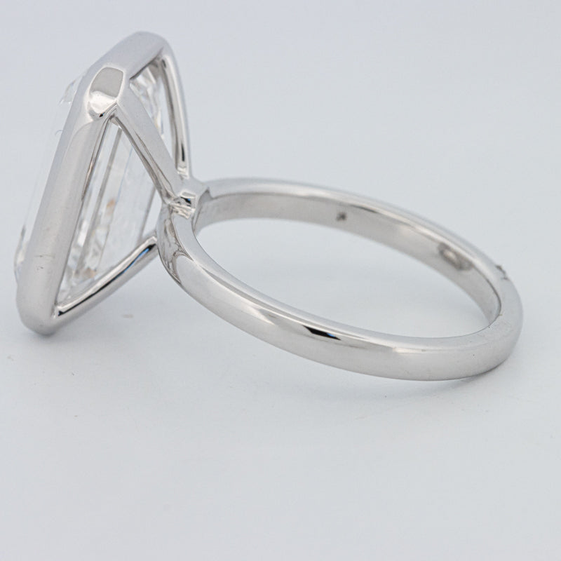 Solitário de 7.12 CT com Esmeralda Corte Bezel Setted (LG)