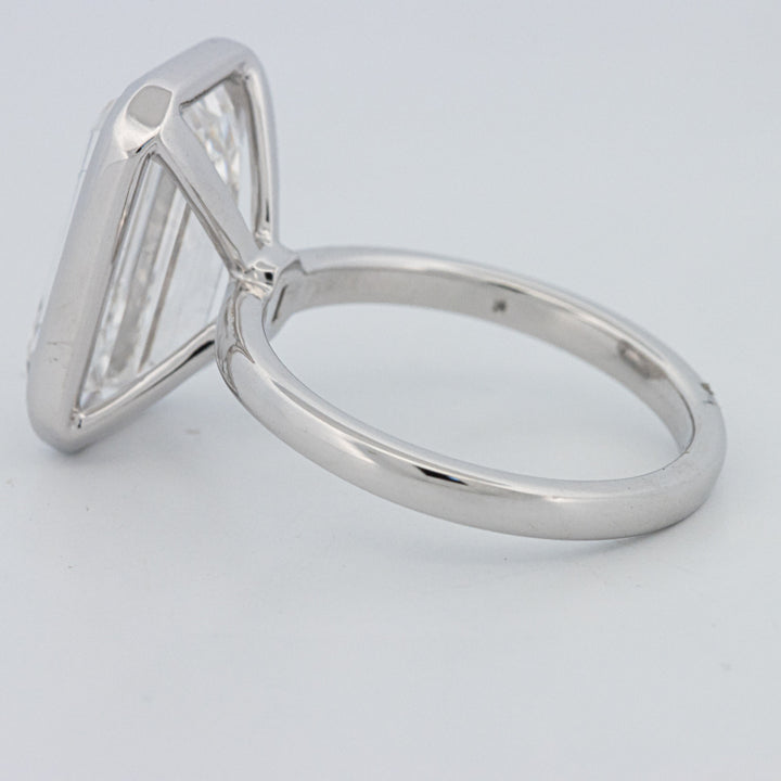 Solitário de 7.12 CT com Esmeralda Corte Bezel Setted (LG)