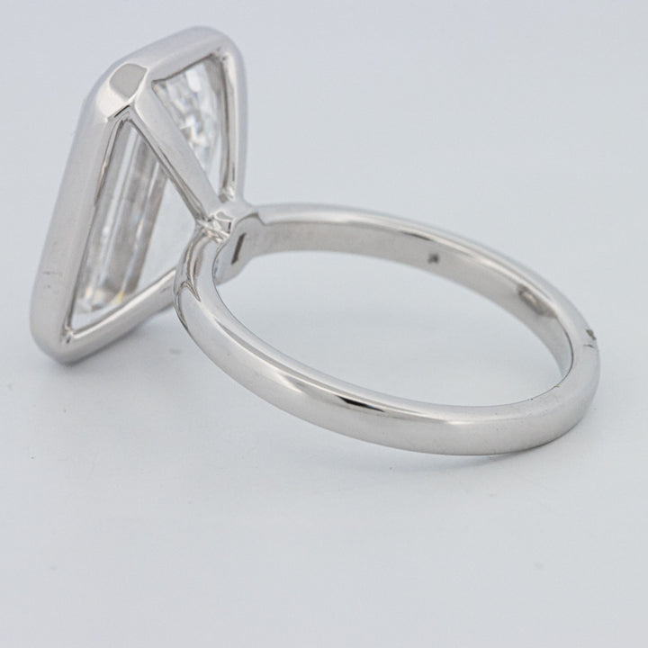 Solitário de 7.12 CT com Esmeralda Corte Bezel Setted (LG)