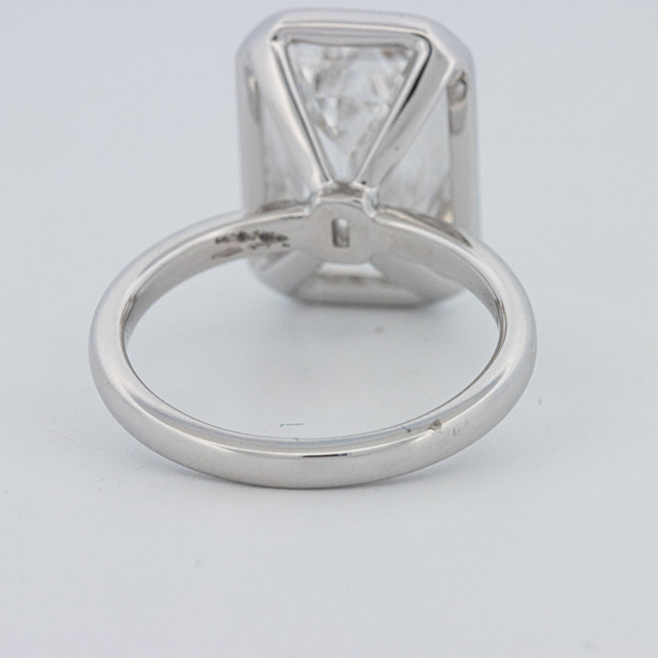 Solitário de 7.12 CT com Esmeralda Corte Bezel Setted (LG)