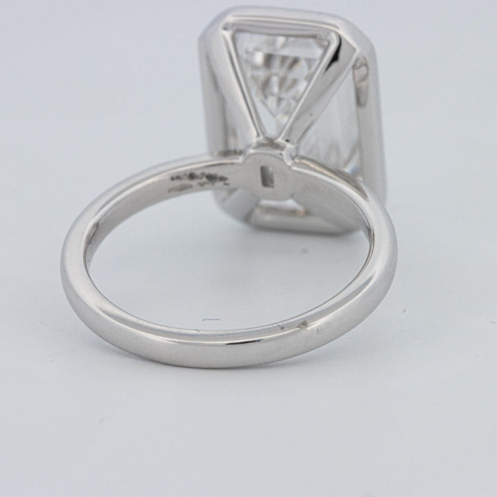 Solitário de 7.12 CT com Esmeralda Corte Bezel Setted (LG)