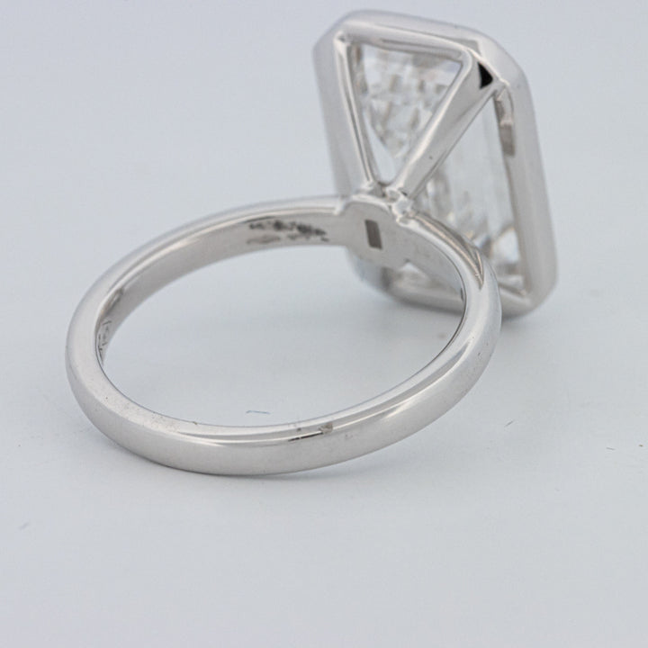 Solitário de 7.12 CT com Esmeralda Corte Bezel Setted (LG)