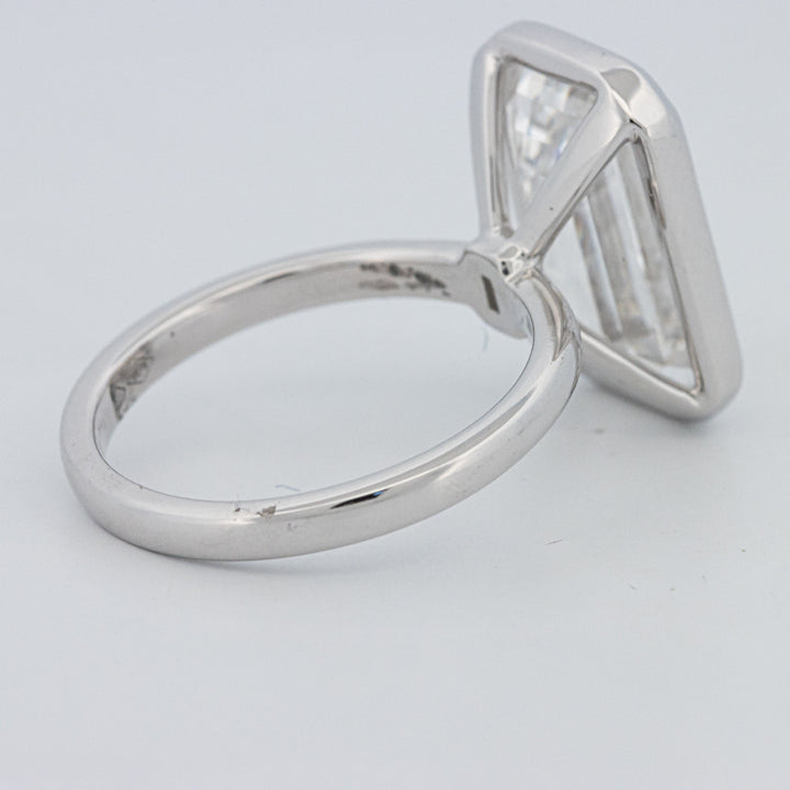 Solitário de 7.12 CT com Esmeralda Corte Bezel Setted (LG)