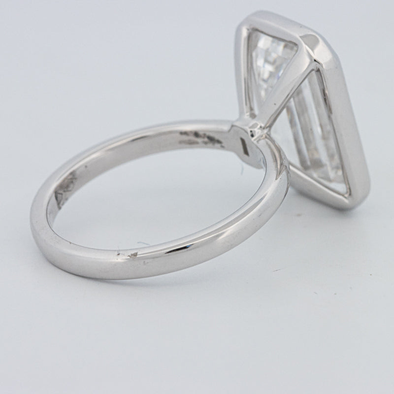 Solitário de 7.12 CT com Esmeralda Corte Bezel Setted (LG)