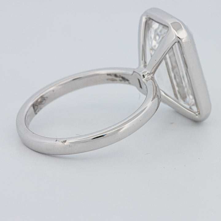 Solitário de 7.12 CT com Esmeralda Corte Bezel Setted (LG)