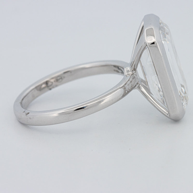Solitário de 7.12 CT com Esmeralda Corte Bezel Setted (LG)