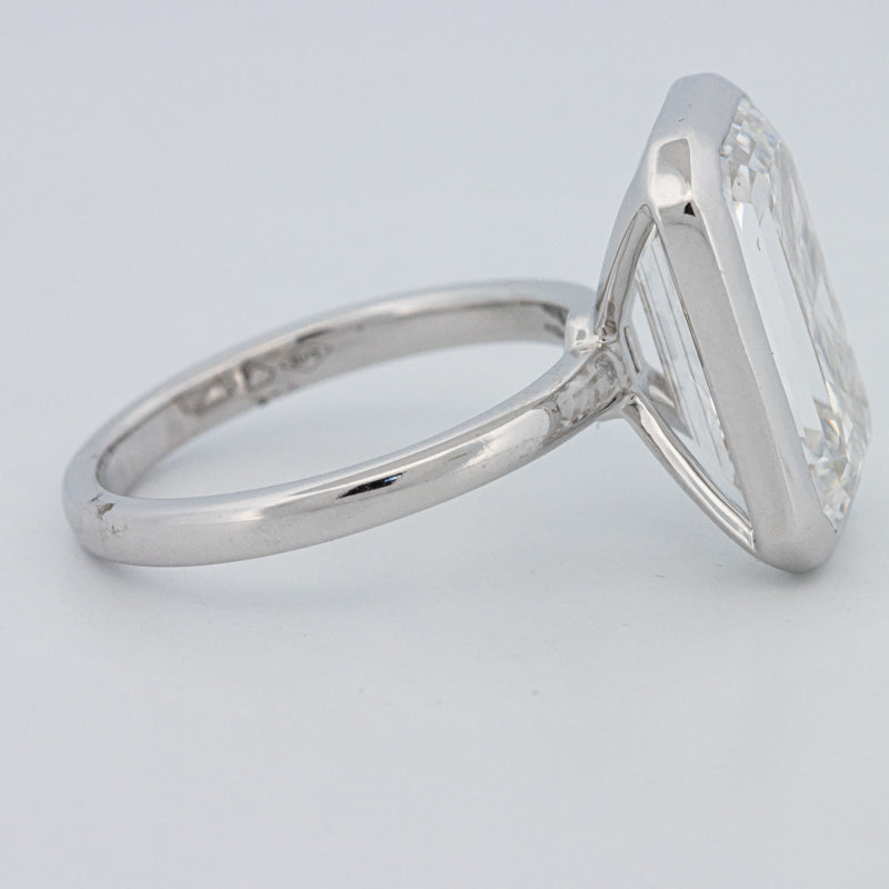 Solitário de 7.12 CT com Esmeralda Corte Bezel Setted (LG)
