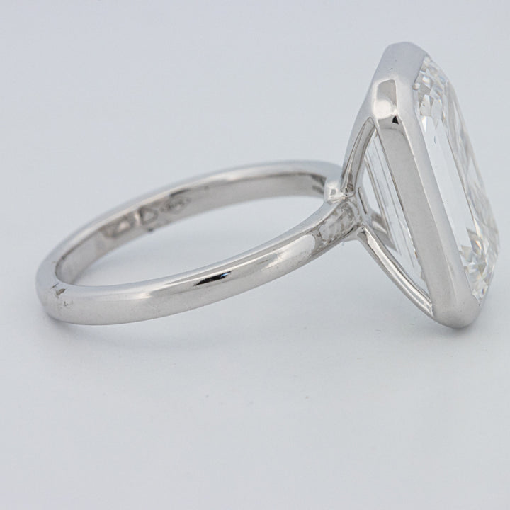 Solitário de 7.12 CT com Esmeralda Corte Bezel Setted (LG)