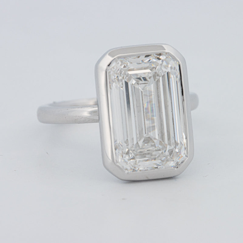 Solitário de 7.12 CT com Esmeralda Corte Bezel Setted (LG)