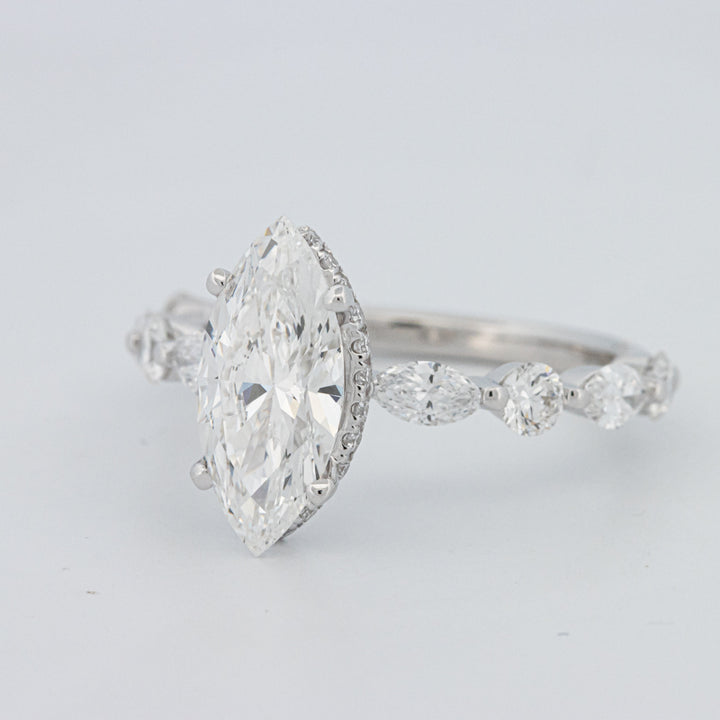 1,57 CT Marquise Cut Under-Halo Pavé Solitaire (LG)