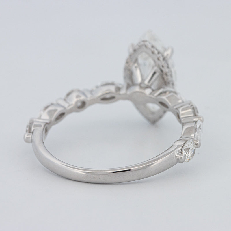 1,57 CT Marquise Cut Under-Halo Pavé Solitaire (LG)