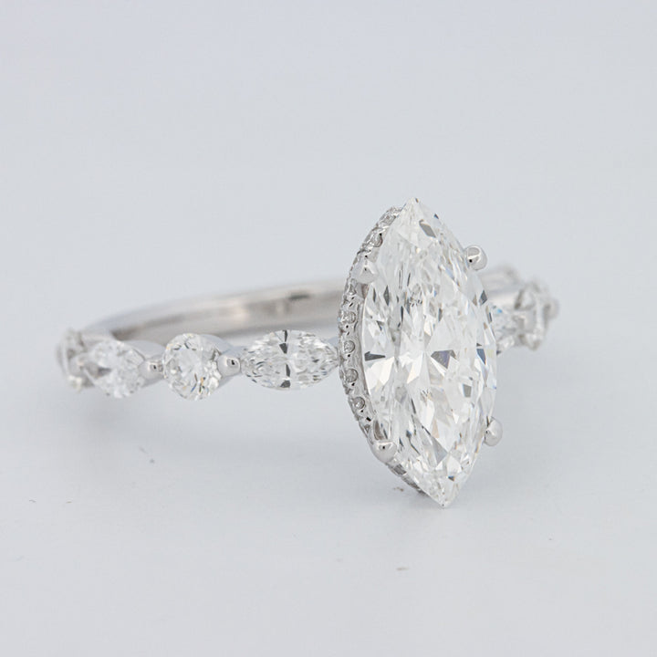 1,57 CT Marquise Cut Under-Halo Pavé Solitaire (LG)