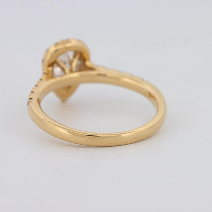 0.75 CT Pearshape Halo Solitaire - ZIZOV DIAMONDS