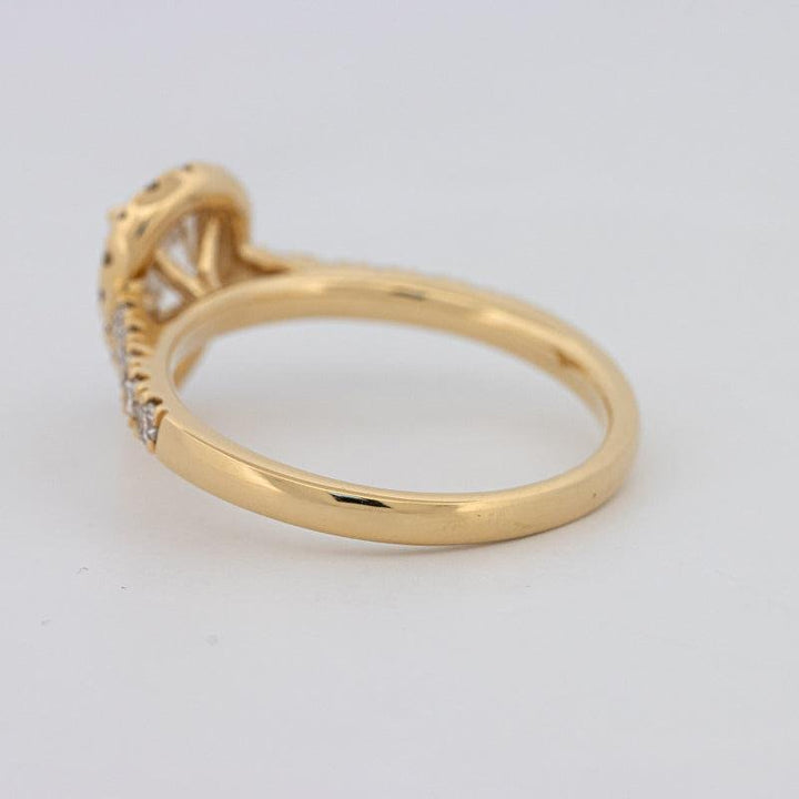 0.75 CT Pearshape Halo Solitaire - ZIZOV DIAMONDS