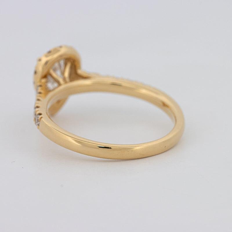 0.75 CT Pearshape Halo Solitaire - ZIZOV DIAMONDS