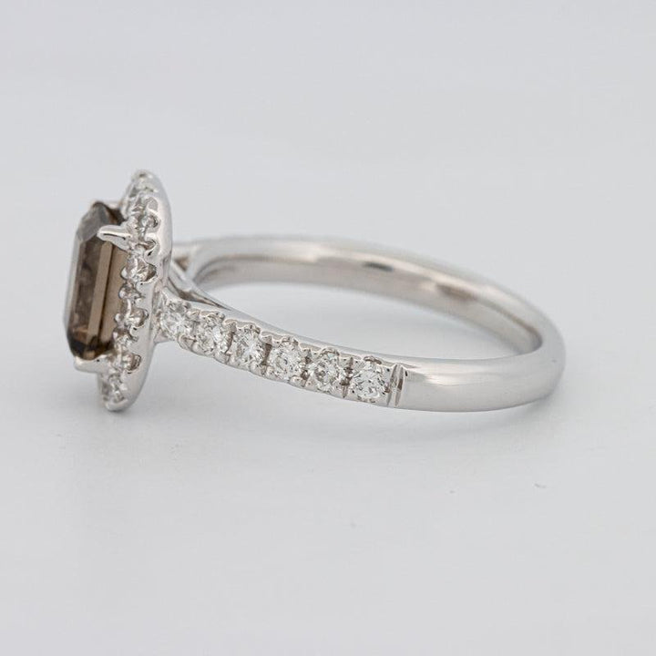 0.90 CT Emerald Quartz Flumé Halo Ring - ZIZOV DIAMONDS