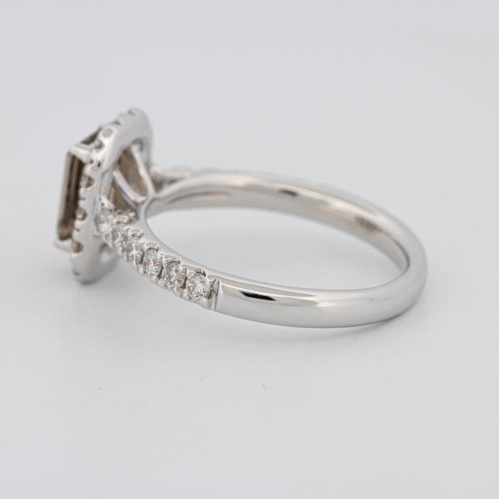 0.90 CT Emerald Quartz Flumé Halo Ring - ZIZOV DIAMONDS