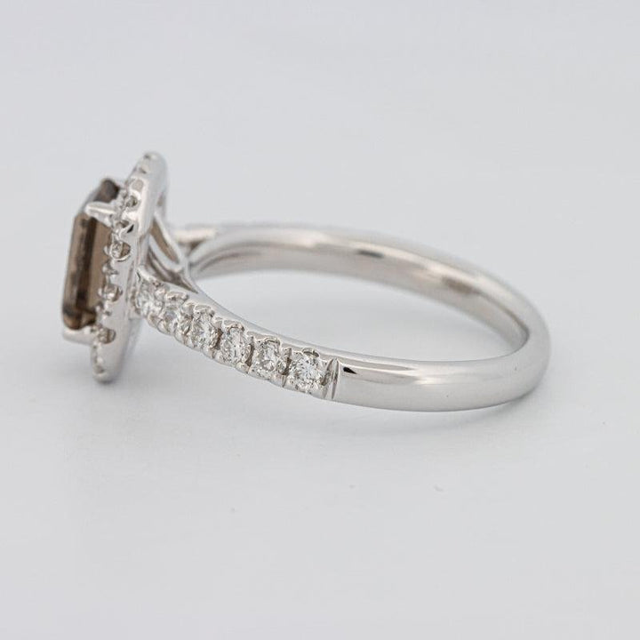 0.90 CT Emerald Quartz Flumé Halo Ring - ZIZOV DIAMONDS