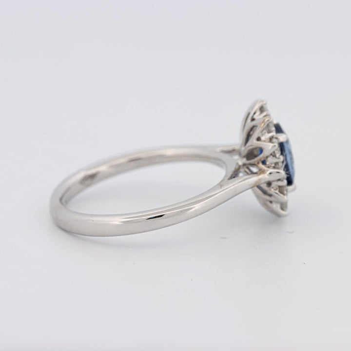 1 CT Oval Blue Sapphire Flower Ring - ZIZOV DIAMONDS