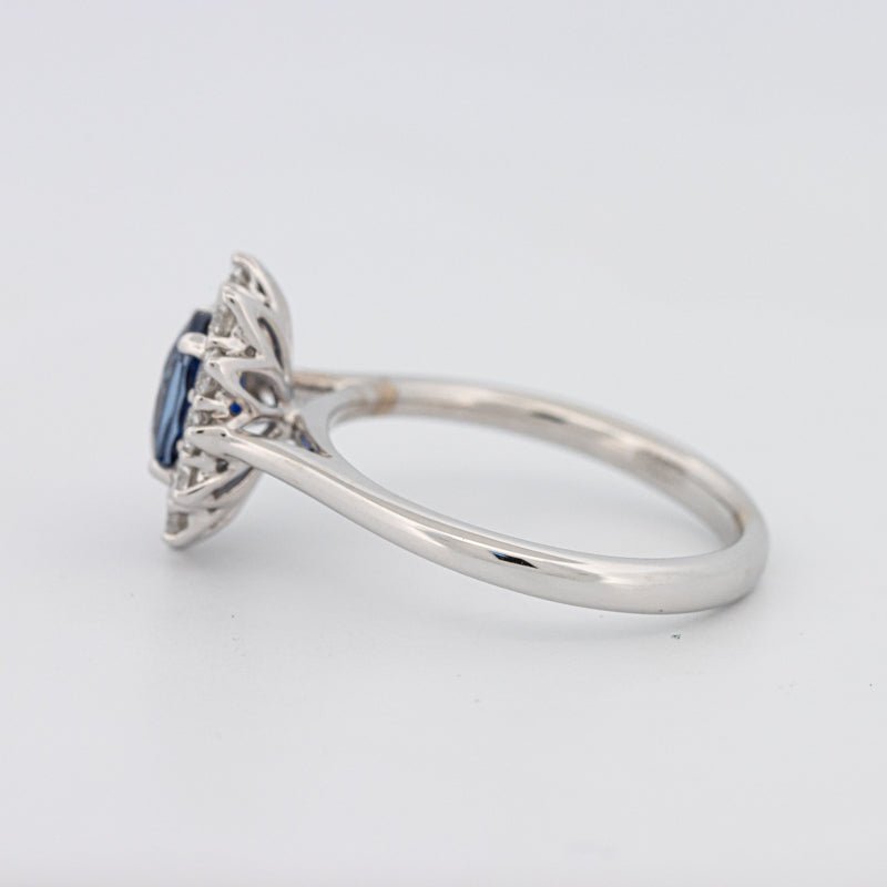 1 CT Oval Blue Sapphire Flower Ring - ZIZOV DIAMONDS