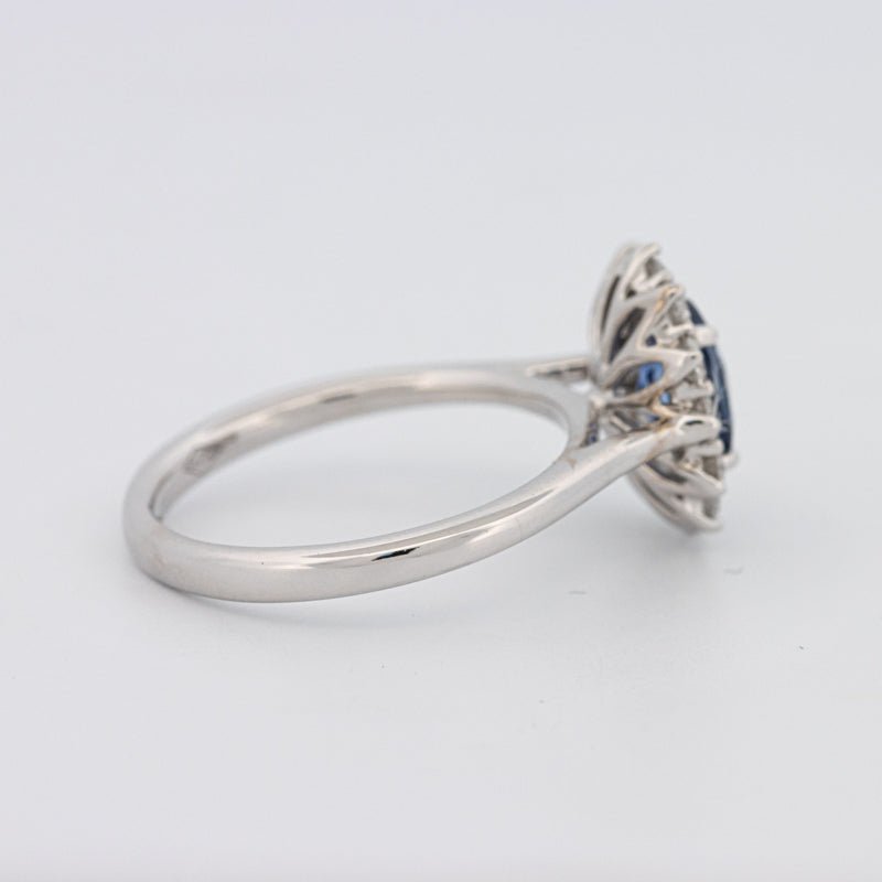 1 CT Oval Blue Sapphire Flower Ring - ZIZOV DIAMONDS