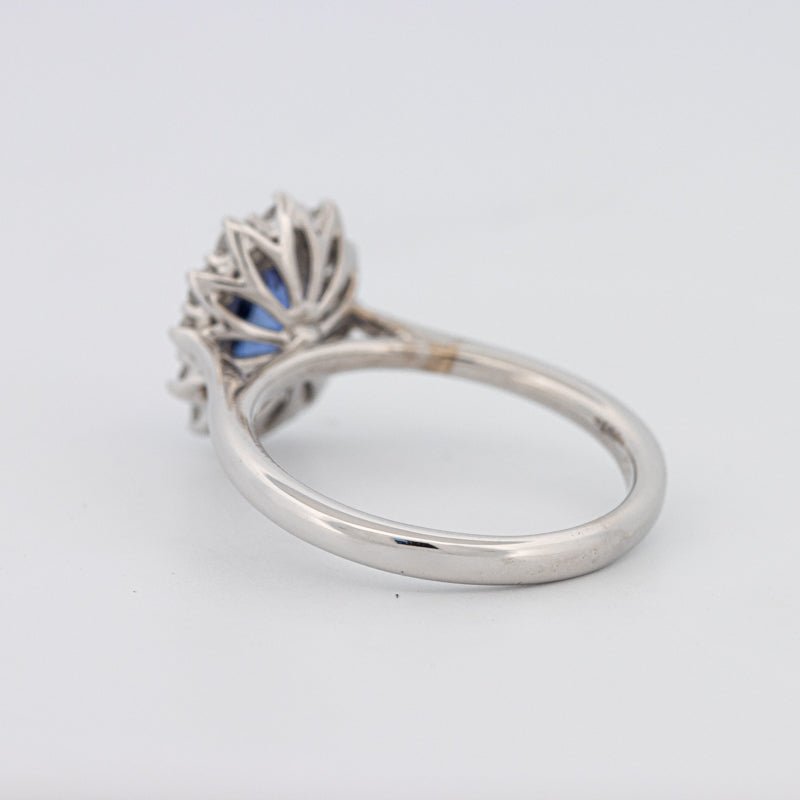 1 CT Oval Blue Sapphire Flower Ring - ZIZOV DIAMONDS