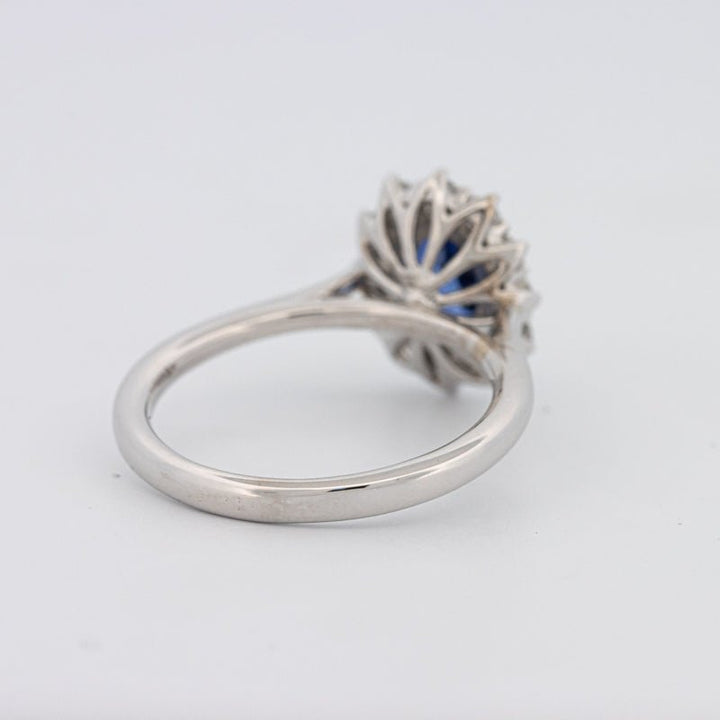 1 CT Oval Blue Sapphire Flower Ring - ZIZOV DIAMONDS