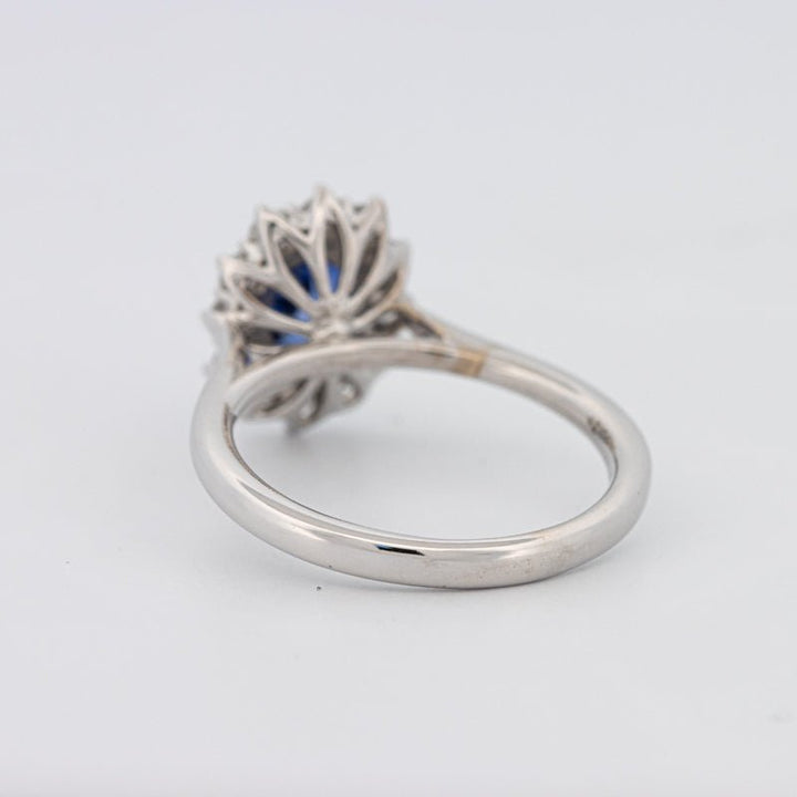 1 CT Oval Blue Sapphire Flower Ring - ZIZOV DIAMONDS