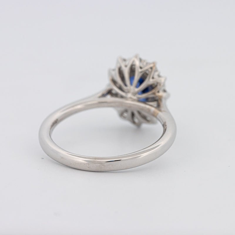 1 CT Oval Blue Sapphire Flower Ring - ZIZOV DIAMONDS