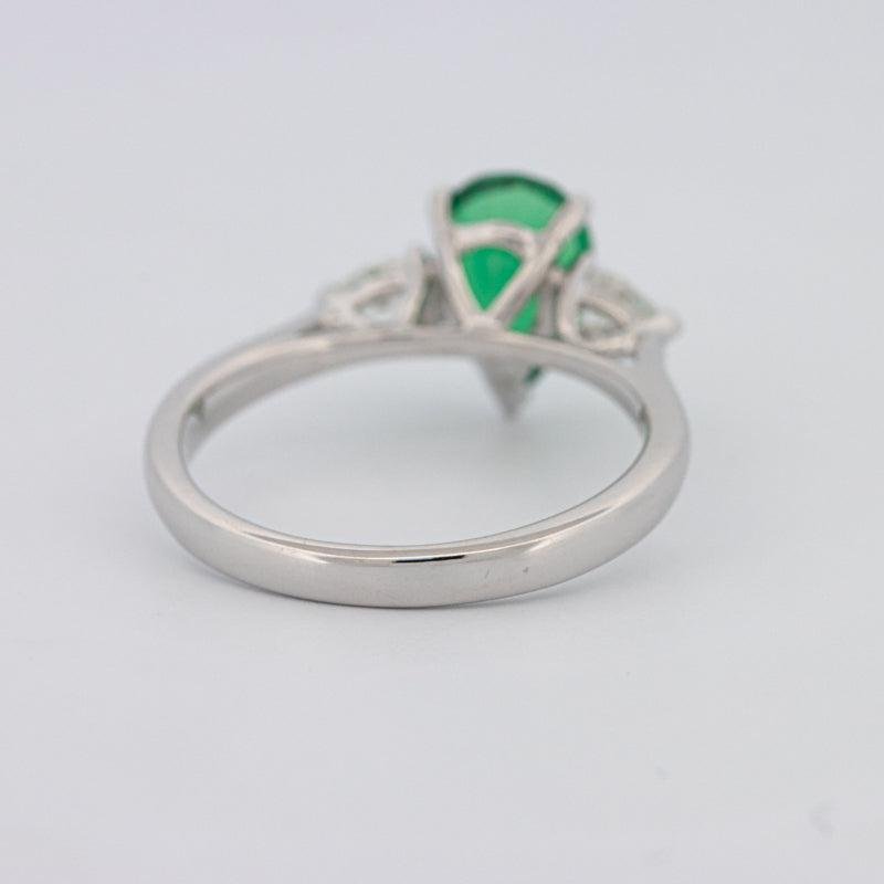 1.10 CT Pearshape Green Emerald Ring - ZIZOV DIAMONDS