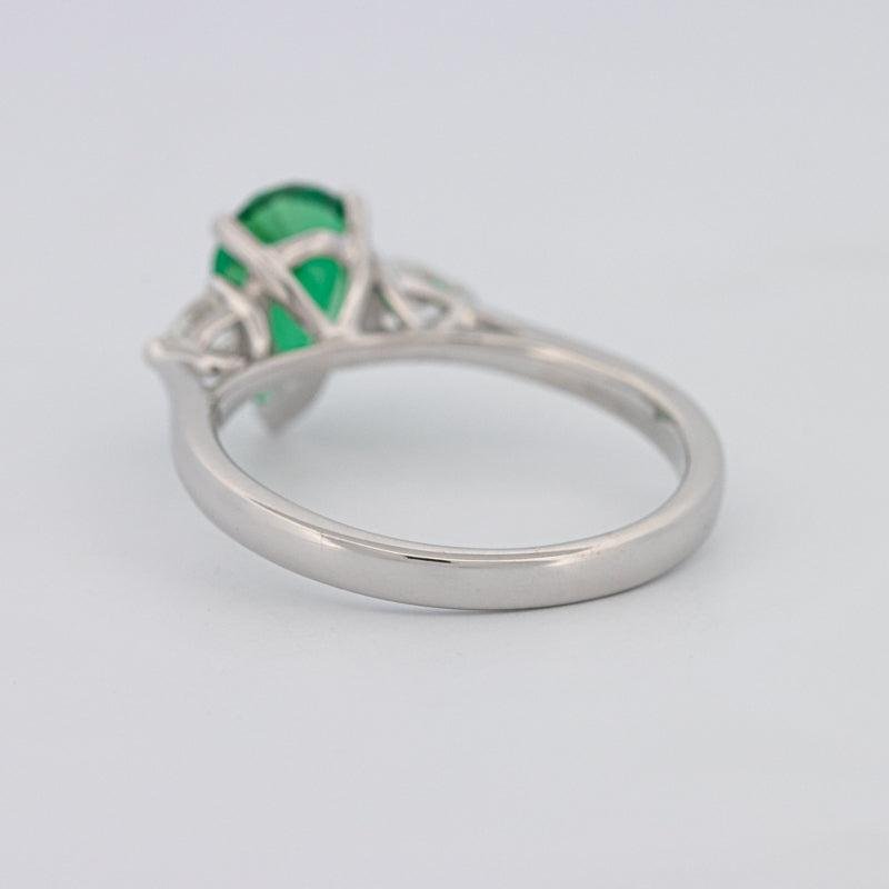 1.10 CT Pearshape Green Emerald Ring - ZIZOV DIAMONDS