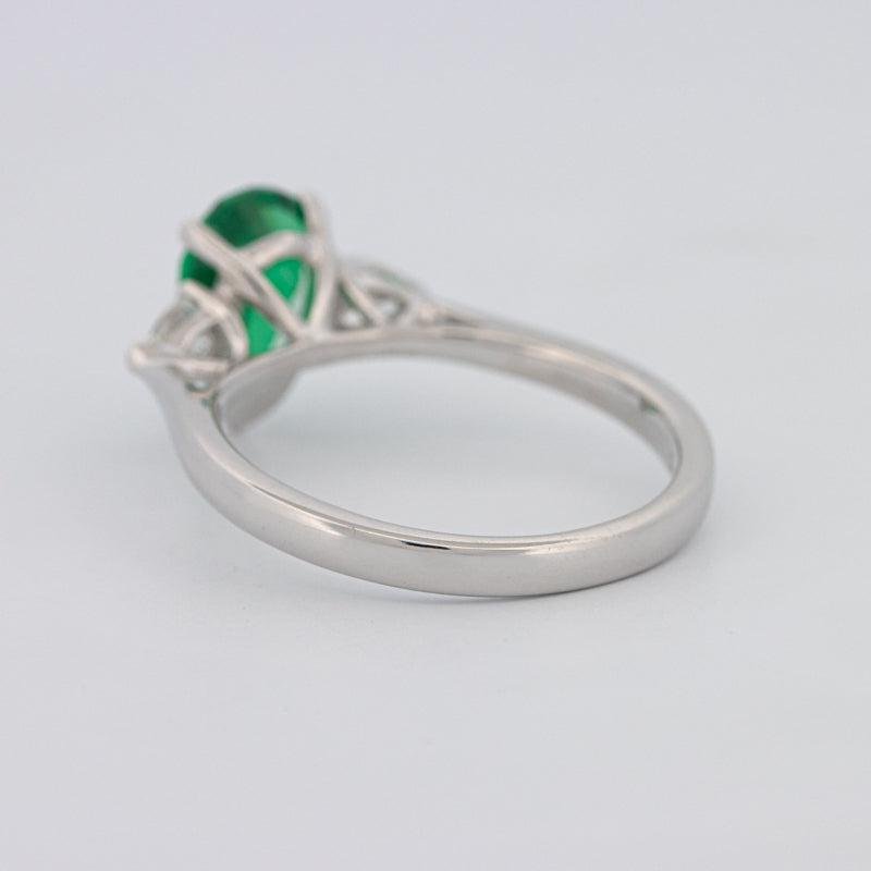 1.10 CT Pearshape Green Emerald Ring - ZIZOV DIAMONDS
