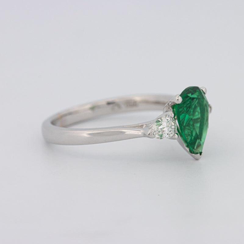 1.10 CT Pearshape Green Emerald Ring - ZIZOV DIAMONDS