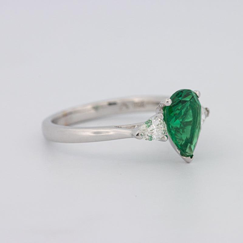 1.10 CT Pearshape Green Emerald Ring - ZIZOV DIAMONDS