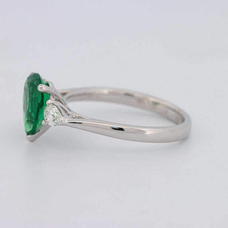 1.10 CT Pearshape Green Emerald Ring - ZIZOV DIAMONDS