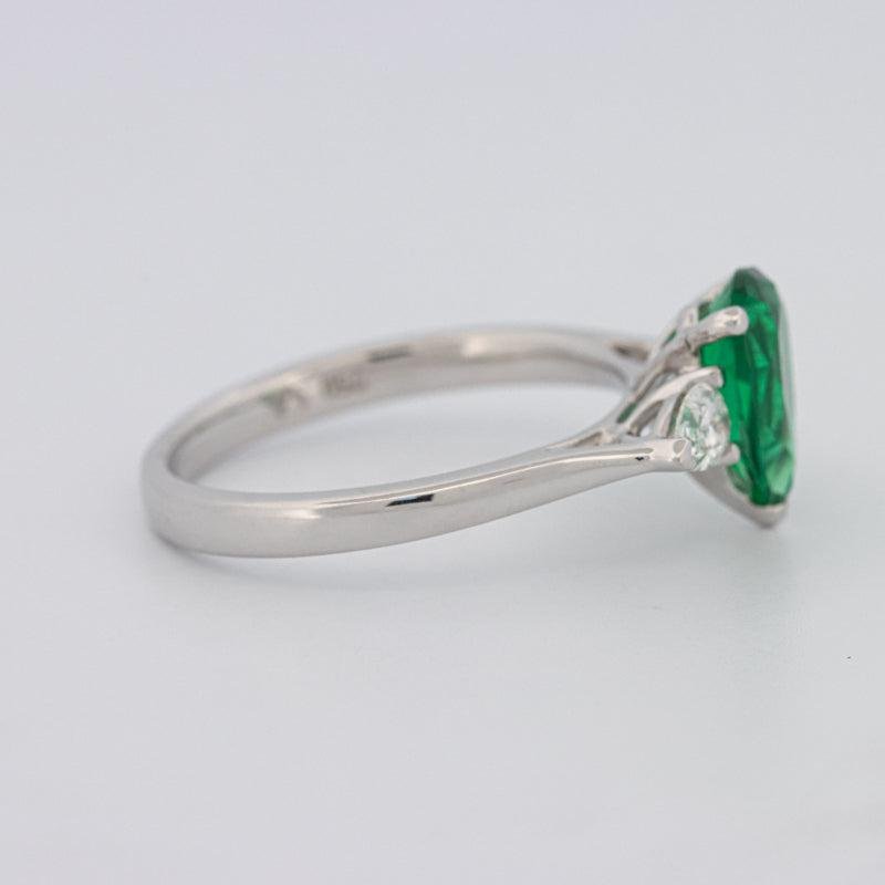 1.10 CT Pearshape Green Emerald Ring - ZIZOV DIAMONDS